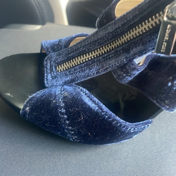 Michael Kors S 9 M Blue velvet zip up heels - Picture 6 of 7